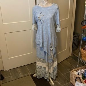 Two pieces a beautiful item in blue to go to a special event in.